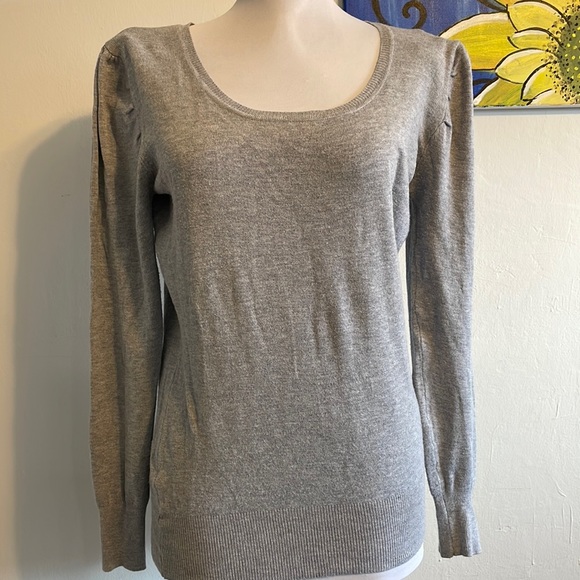 XX1 forever puff shoulder scoop neck keyhole back neck soft grey sweater - Picture 1 of 6